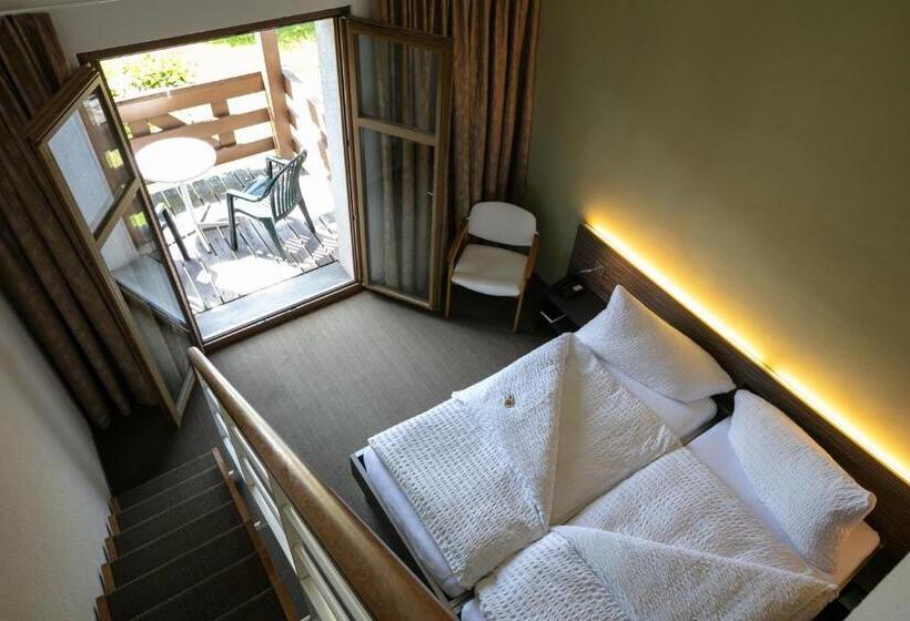 غرفة قياسية رباعية, Restaurant Seegarten