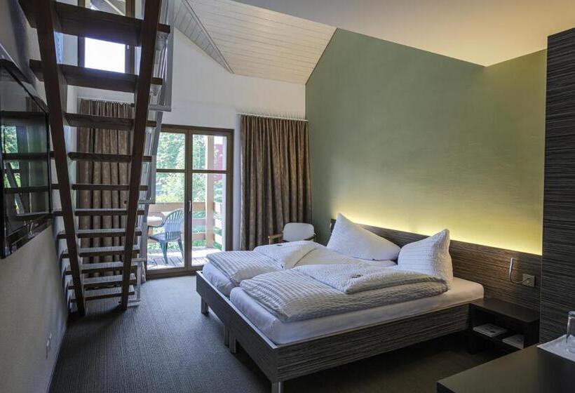 غرفة قياسية رباعية, Restaurant Seegarten