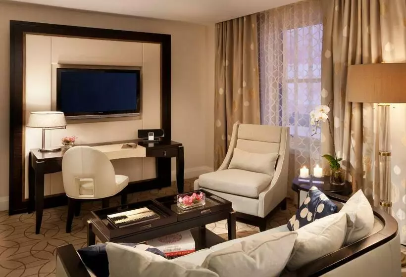 キングサイズベッドのスタンダードルーム, Rosewood Hotel Georgia