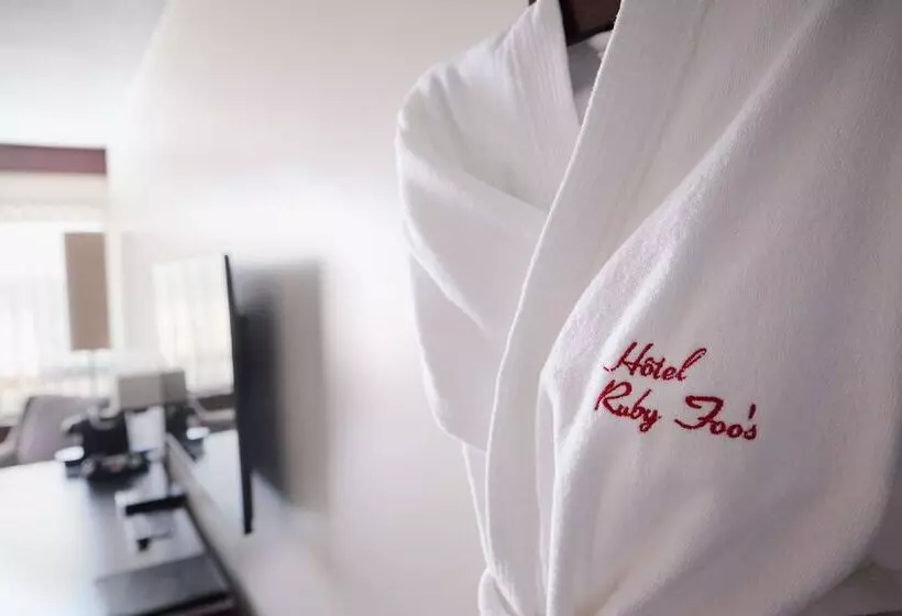 اتاق لوکس, Ruby Foo's