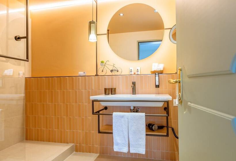 جناح جونيور, Boutique Hotel Sunstar Brissago Am Lago Maggiore