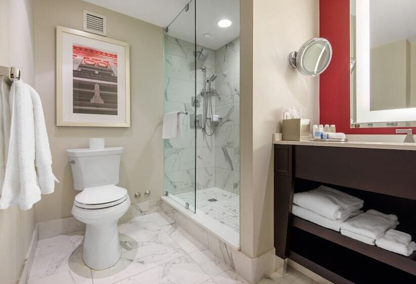 Номер Deluxe, The Omni King Edward