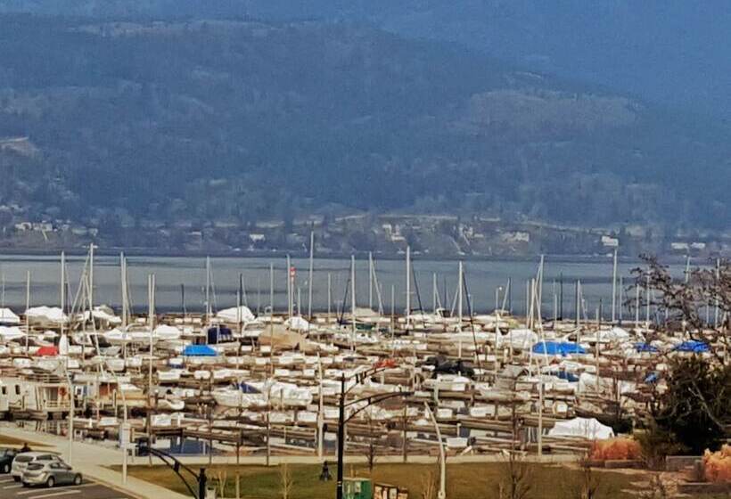 סוויטה אקזקיוטיב, The Royal Anne