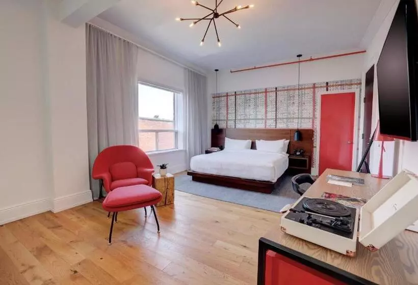اتاق لوکس با تخت بزرگ, The Walper Hotel, Part Of Jdv By Hyatt
