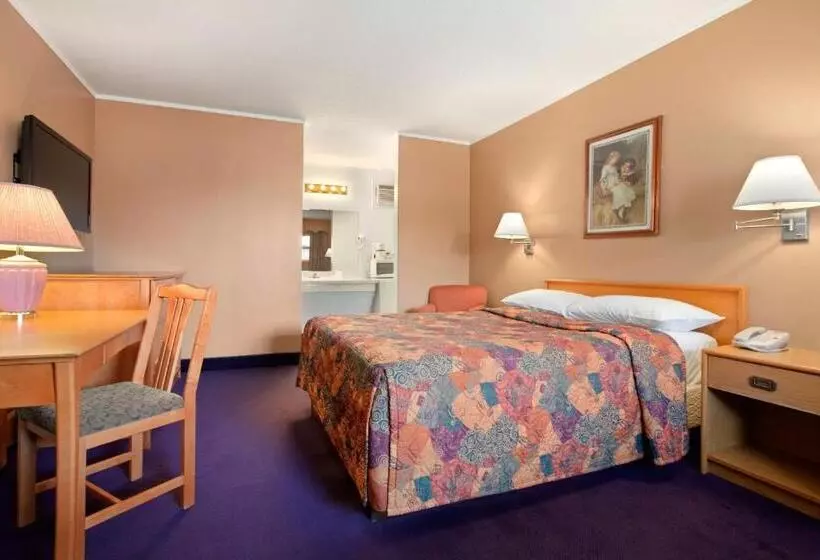 Standard-studio, Travelodge By Wyndham Moose Jaw