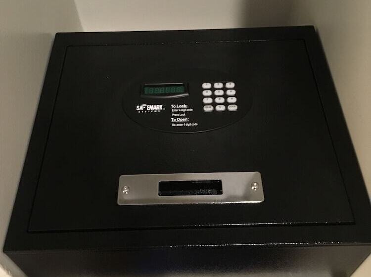 スタンダードスタジオ, Whistler Village Inn & Suites