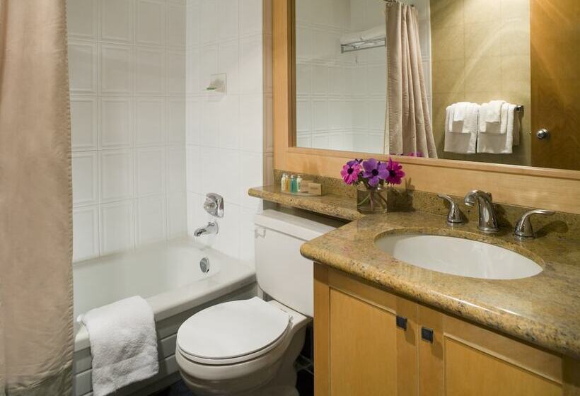 スタンダードスタジオ, Whistler Village Inn & Suites