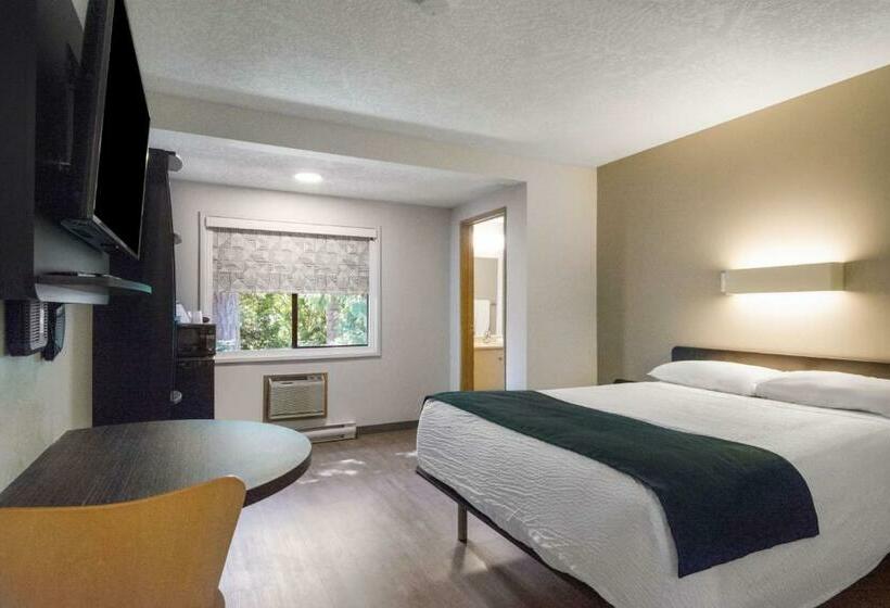 חדר דחוקס עם מיטת קינג, Motel 6saanichton, Bc  Victoria Airport