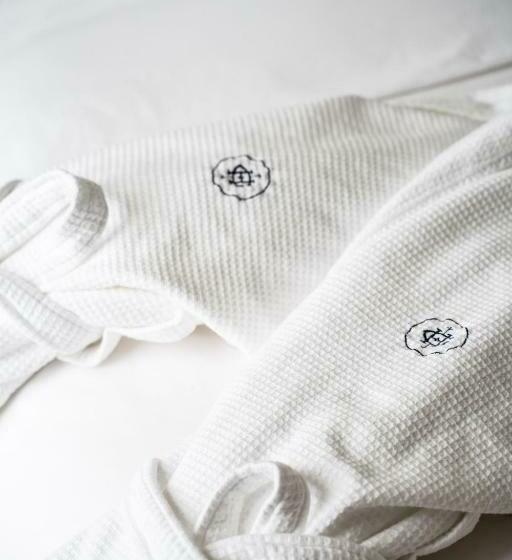 带大床的高级房间, Rosewood Hotel Georgia