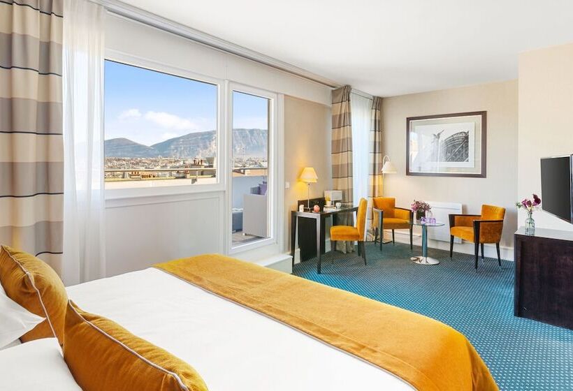 اتاق اجرایی, Auteuil Manotel