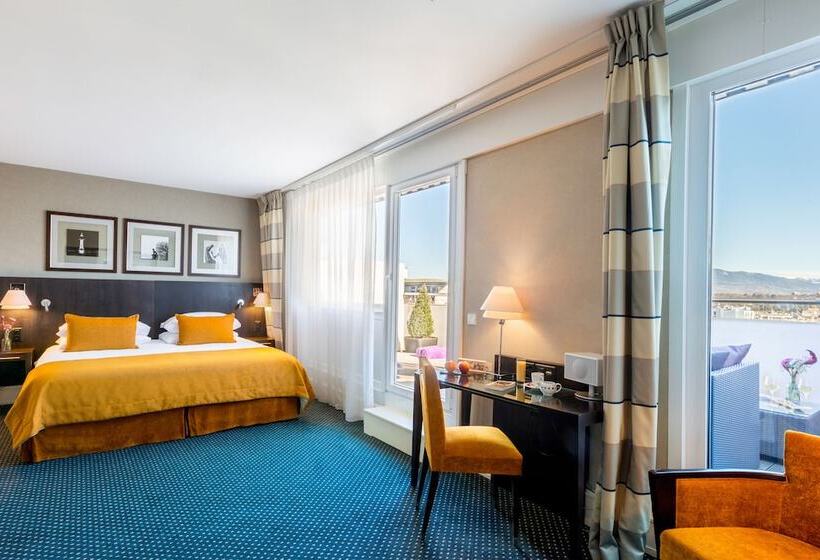 اتاق اجرایی, Auteuil Manotel