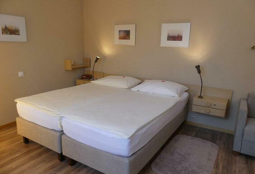 스탠다드 룸, Adler