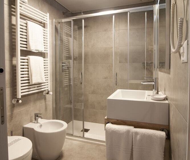 חדר אקזקיוטיב, Albergo Milano