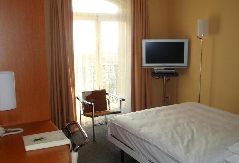 Standardzimmer Stadtblick, Palmiers By Fassbind