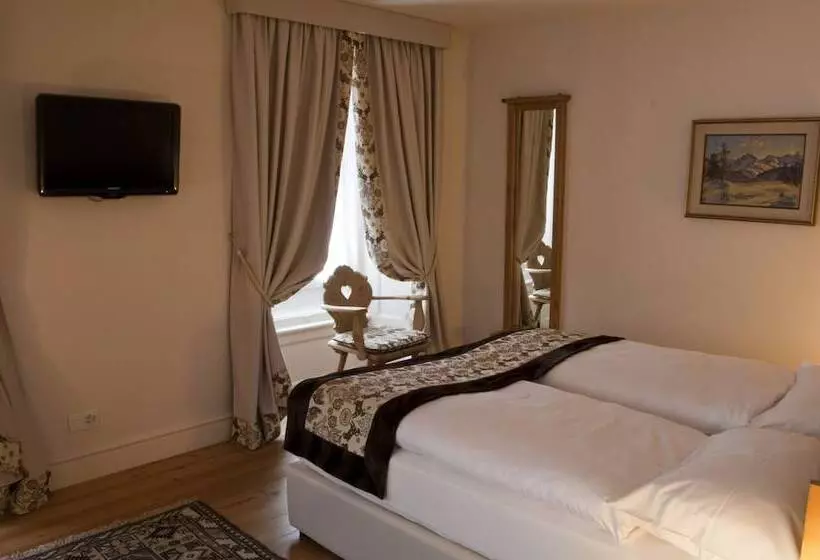 اتاق راحتی, Bernina 1865 By Kleos Group Collection