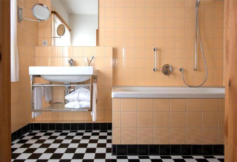 高级大房间, Chesa Grischuna