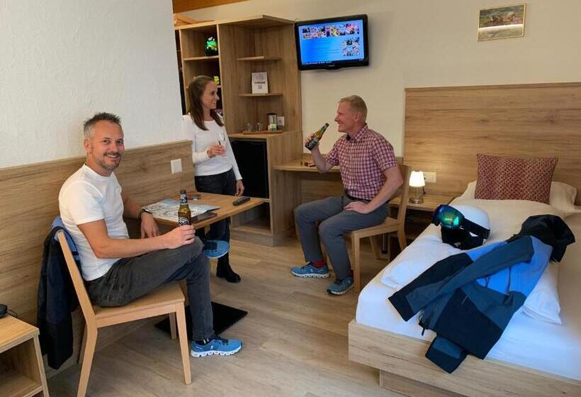 Номер Стандарт, Crystal