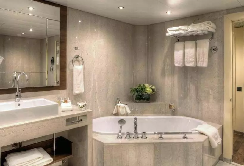 Interior Junior Suite