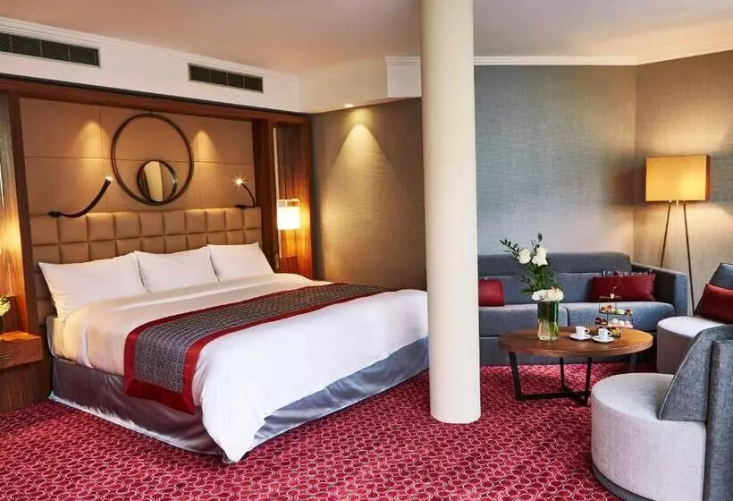 Juniorsviitti Sisäpuolella, Fairmont Grand Hotel Geneva
