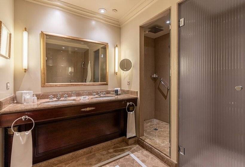 سوییت, Four Seasons Hotel Des Bergues Geneva