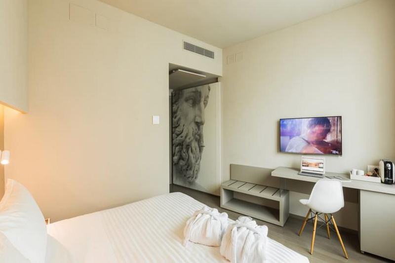 سوئیت اجرایی با تخت کینگ, Four Seasons Hotel Des Bergues Geneva