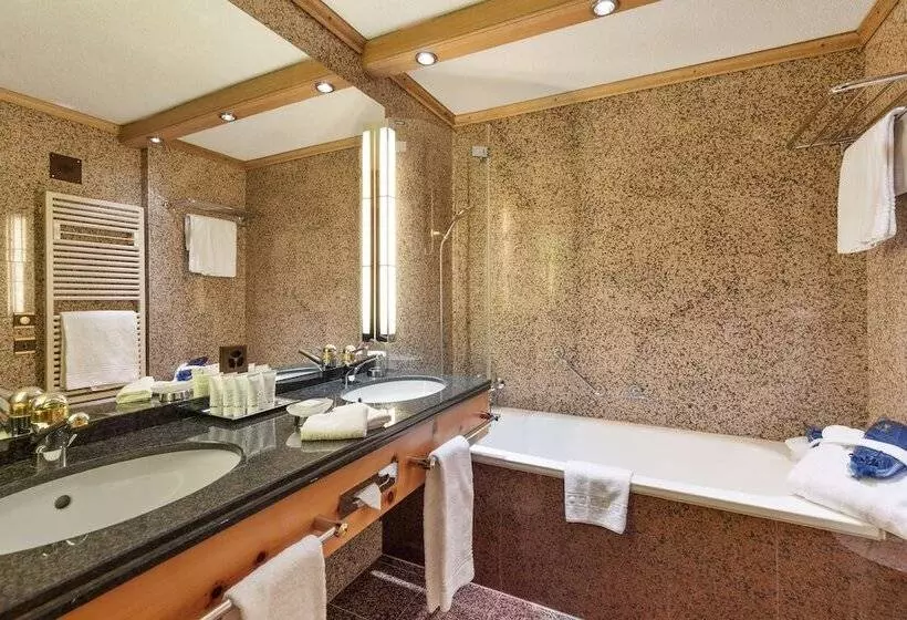 Superior-huone, Grand Hotel Zermatterhof