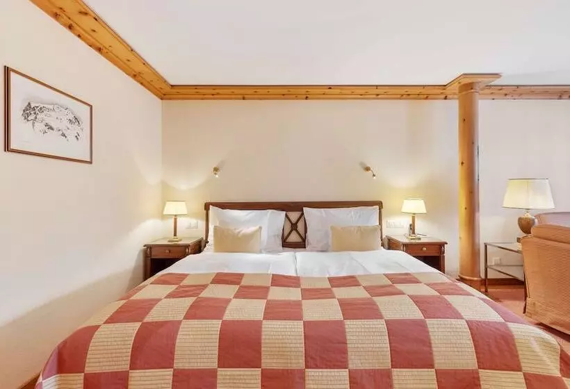 Superior-huone, Grand Hotel Zermatterhof