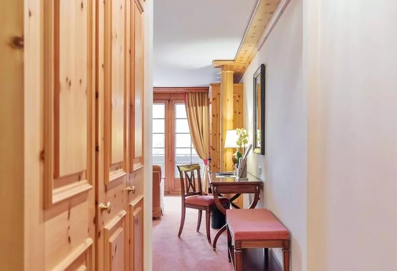 Superior-huone, Grand Hotel Zermatterhof