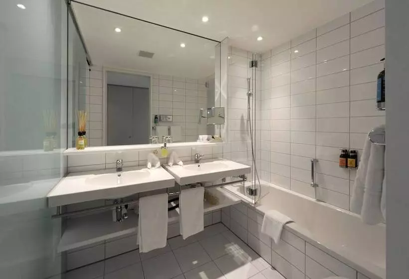 Superior room with lake view, Hermitage Lake Lucerne   Beach Club & Lifestyle