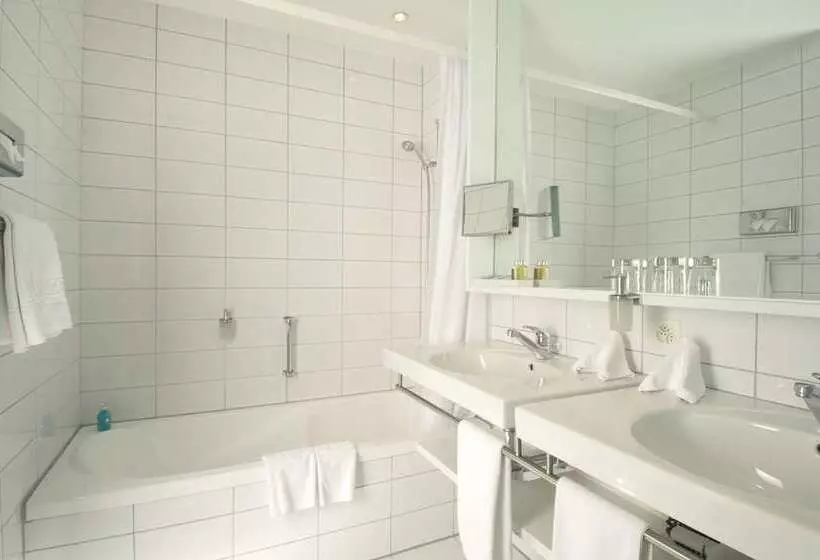 Superior room with lake view, Hermitage Lake Lucerne   Beach Club & Lifestyle