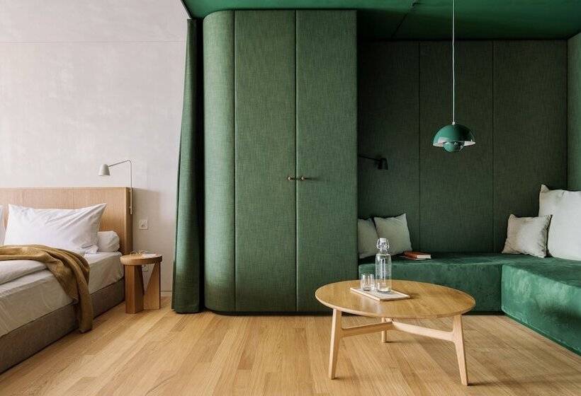 レイクビュースタンダードルーム, Hermitage Lake Lucerne Beach Club & Lifestyle