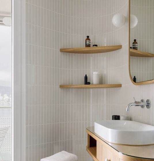 レイクビュースタンダードルーム, Hermitage Lake Lucerne Beach Club & Lifestyle