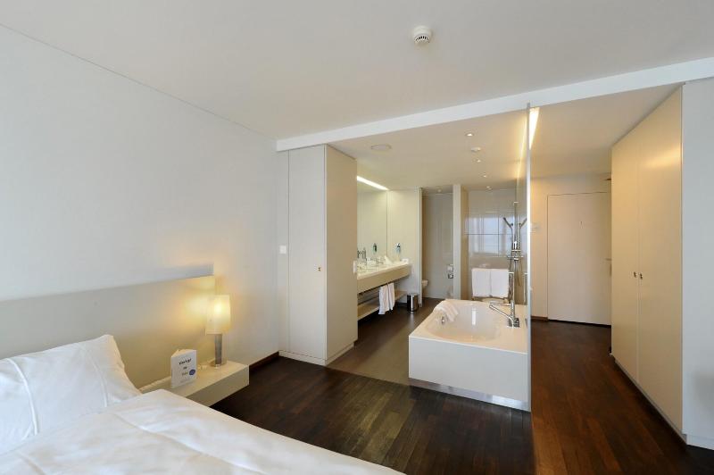 レイクビュースタンダードルーム, Hermitage Lake Lucerne Beach Club & Lifestyle