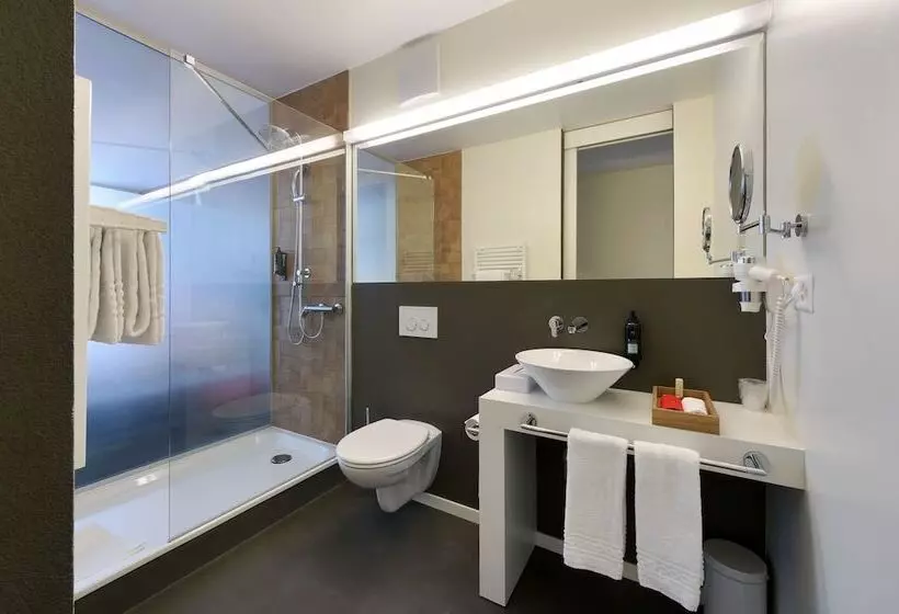 Deluxe-huone, Home Swiss