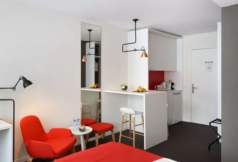 Deluxe-huone, Home Swiss