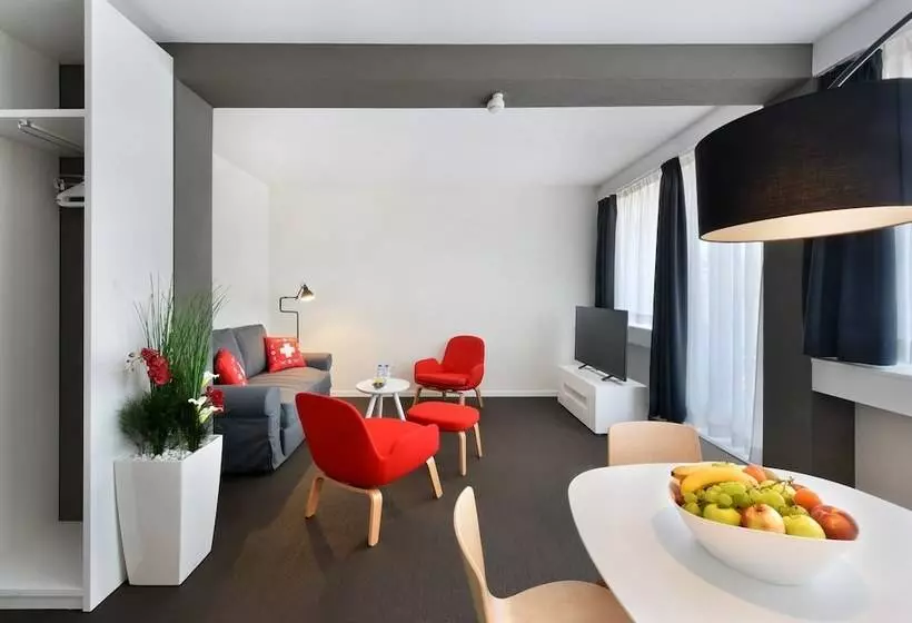 Huoneisto 1 Makuuhuone Terassi, Home Swiss