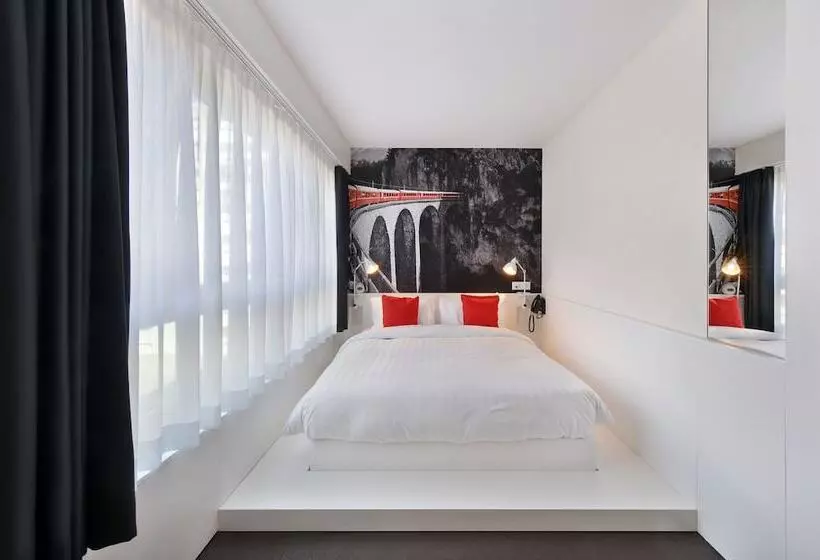 Standard Yhden Hengen Huone, Home Swiss