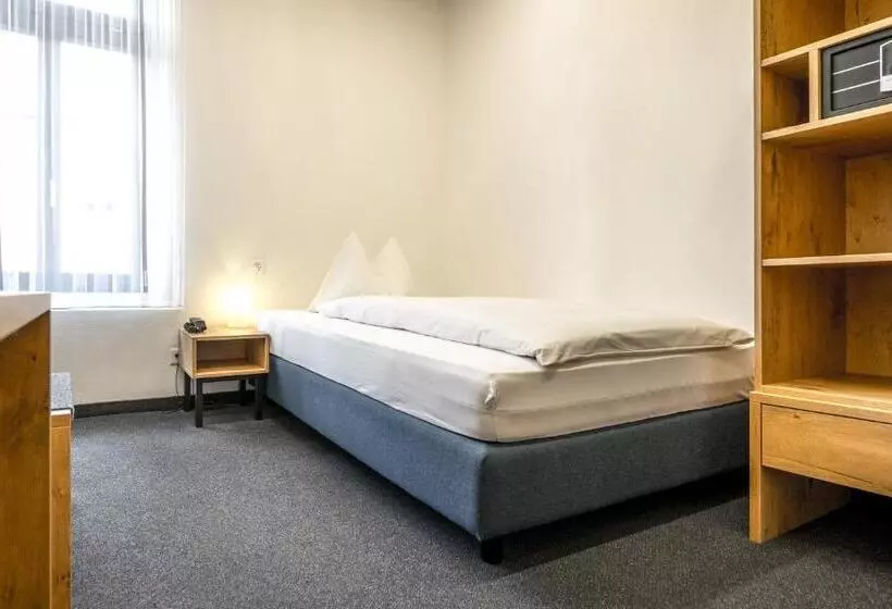ダブルベッドのスタンダードシングルルーム, Ochsen By Mountain Hotels