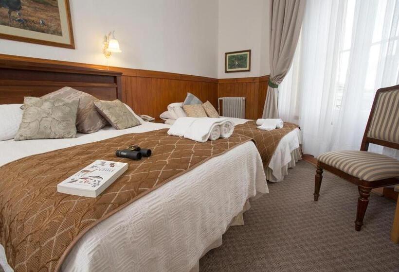 חדר סטנדרט לשלושה, Plaza