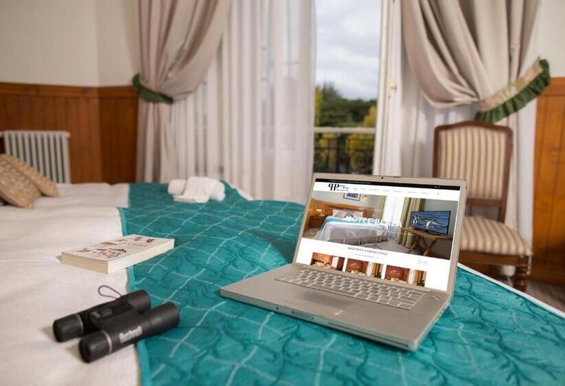 חדר סטנדרט לשלושה, Plaza