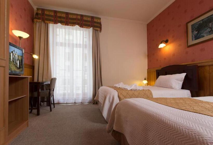 חדר סטנדרט, Plaza