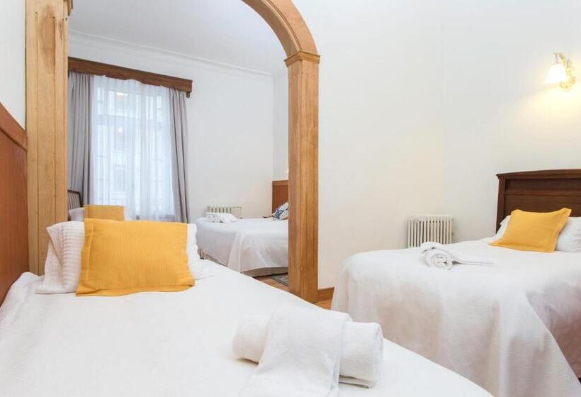 חדר משפחתי קלאסי, Plaza