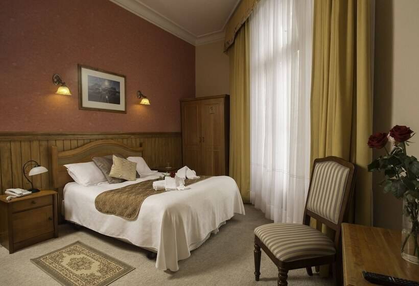 חדר סטנדרט, Plaza