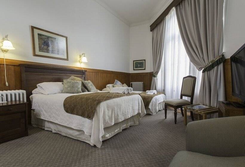 חדר סטנדרט לשלושה, Plaza