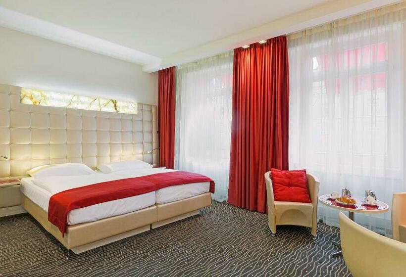 اتاق استاندارد با چشمانداز, St. Gotthard