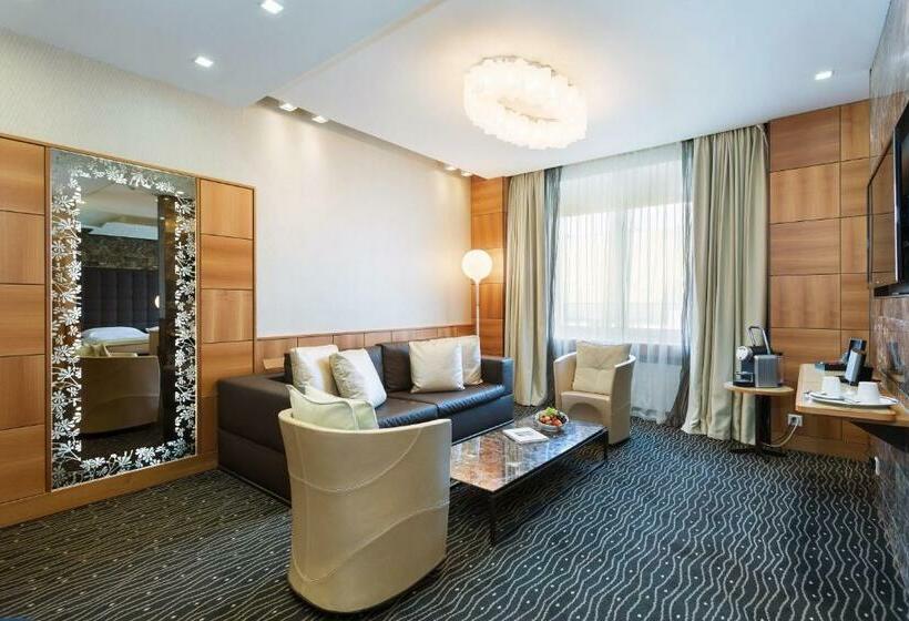 سوییت جونیور, St. Gotthard