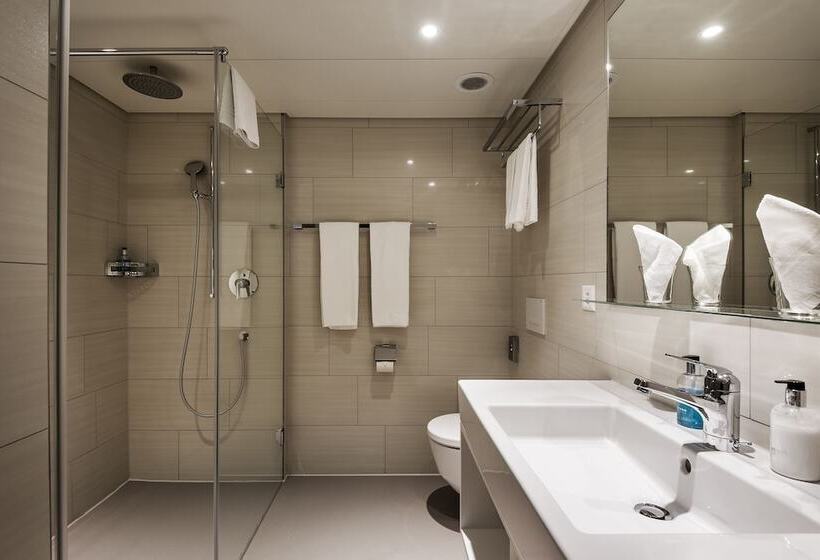 חדר אקזקיוטיב, Wartmann Am Bahnhof