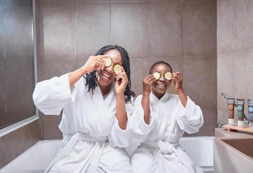 سوییت جونیور, Novotel Abidjan Plateau