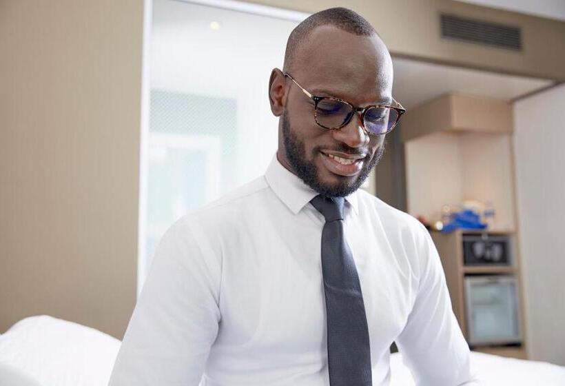 سوییت جونیور, Novotel Abidjan Plateau