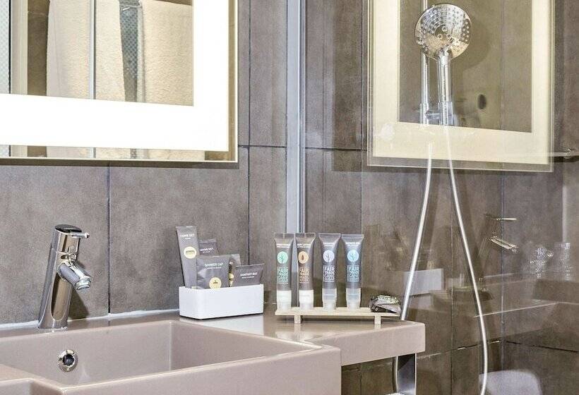 سوییت جونیور, Novotel Abidjan Plateau